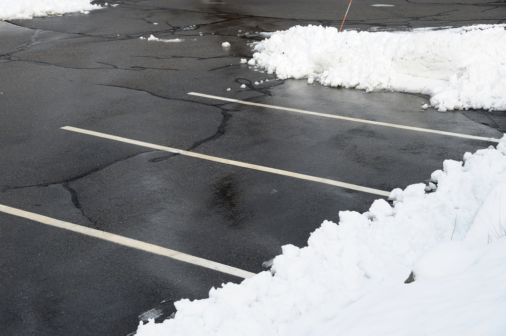 Commercial Snow Removal in Grosse Pointe Woods, MI | Paradise Garden Landscaping
